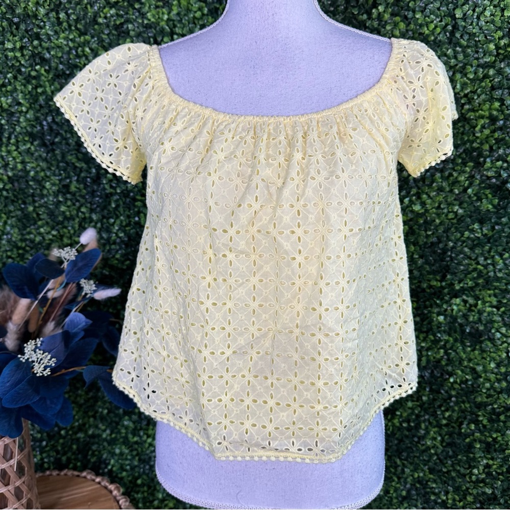 Nwt Yellow‎ Eyelet  Women’s Top